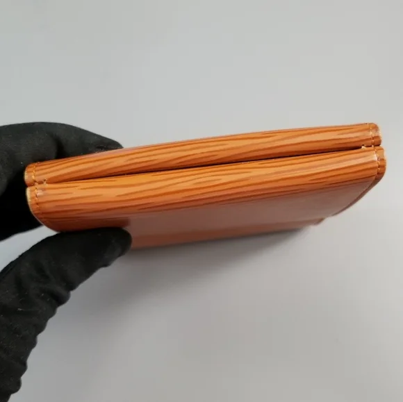 LOUIS VUITTON Classic Elise Men's Epi Bifold Wallet - Picture 3 of 16